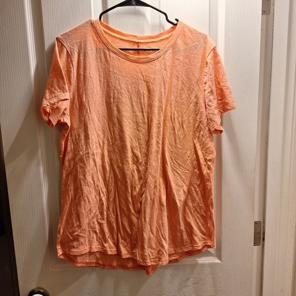 tek gear Tops - Tek Gear Women's Peach Sporty T-Shirt XLT
